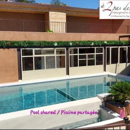 A 2 Pas Des Vignes, Hebergements Et Spa, Maison Numero 6, A Du Pape *
