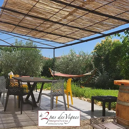 Villa A 2 Pas Des Vignes, Hebergements Et Spa, Maison Numero 6, A Du Pape Chateauneuf-du-Pape
